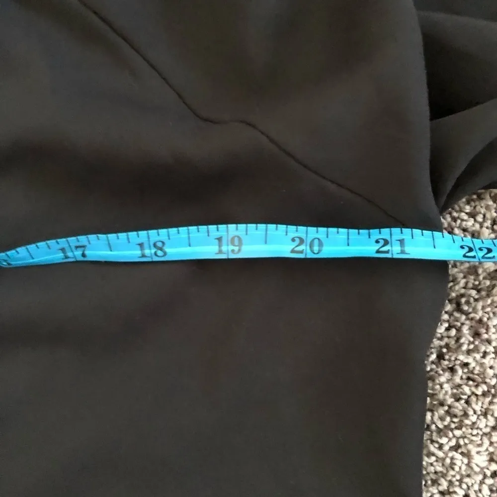 Kate black long sleeve sequin and embroidery accent blouse size medium - Image 7