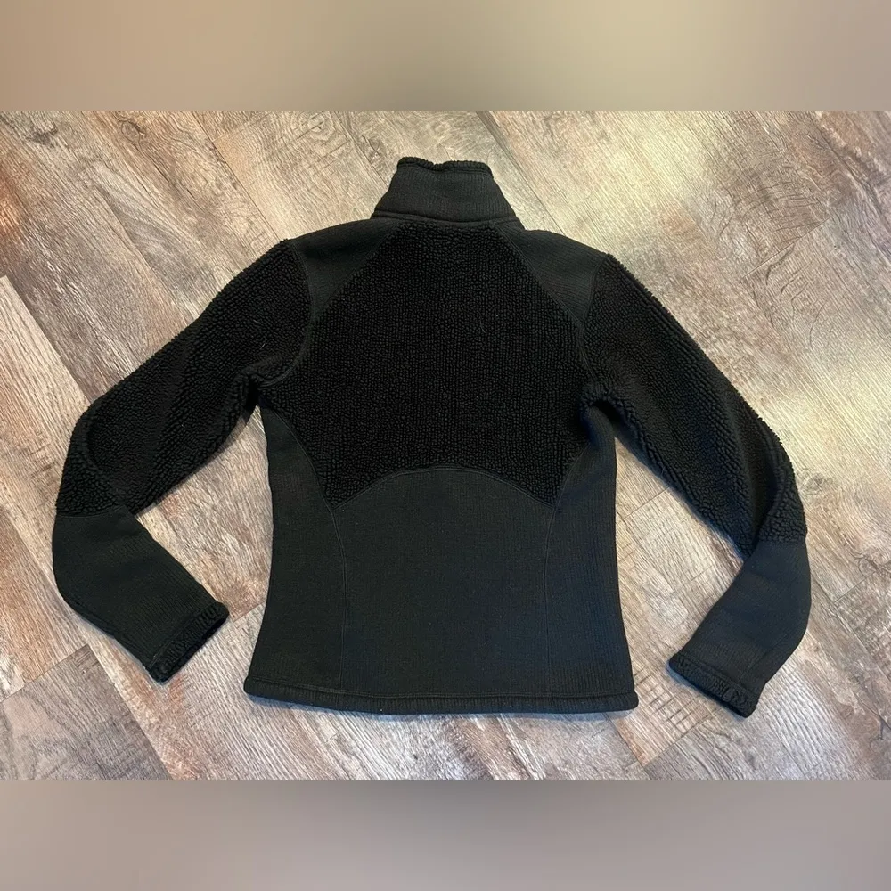 The North Face Black Sherpa Fleece Jacket - Image 6