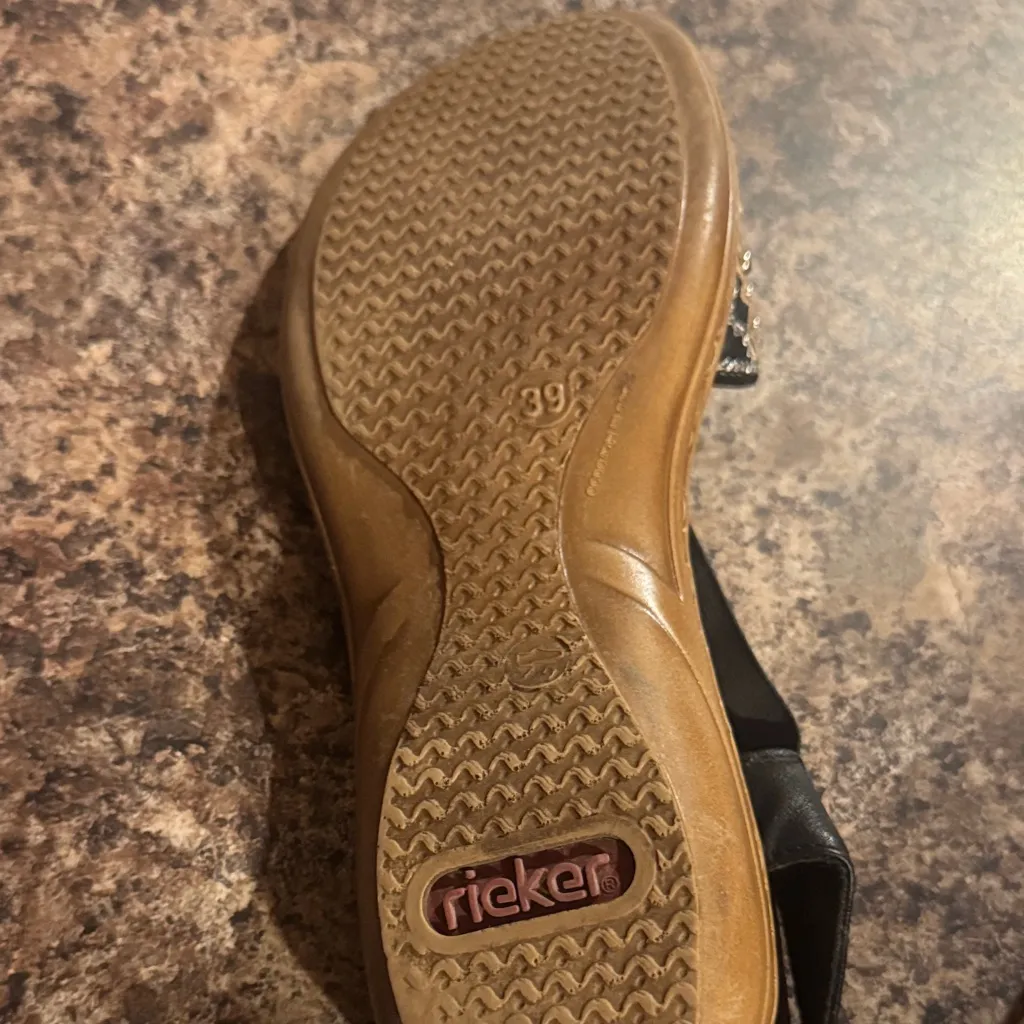 Rieker Black and Tan Embroidered Sandals Size 9 - Image 2