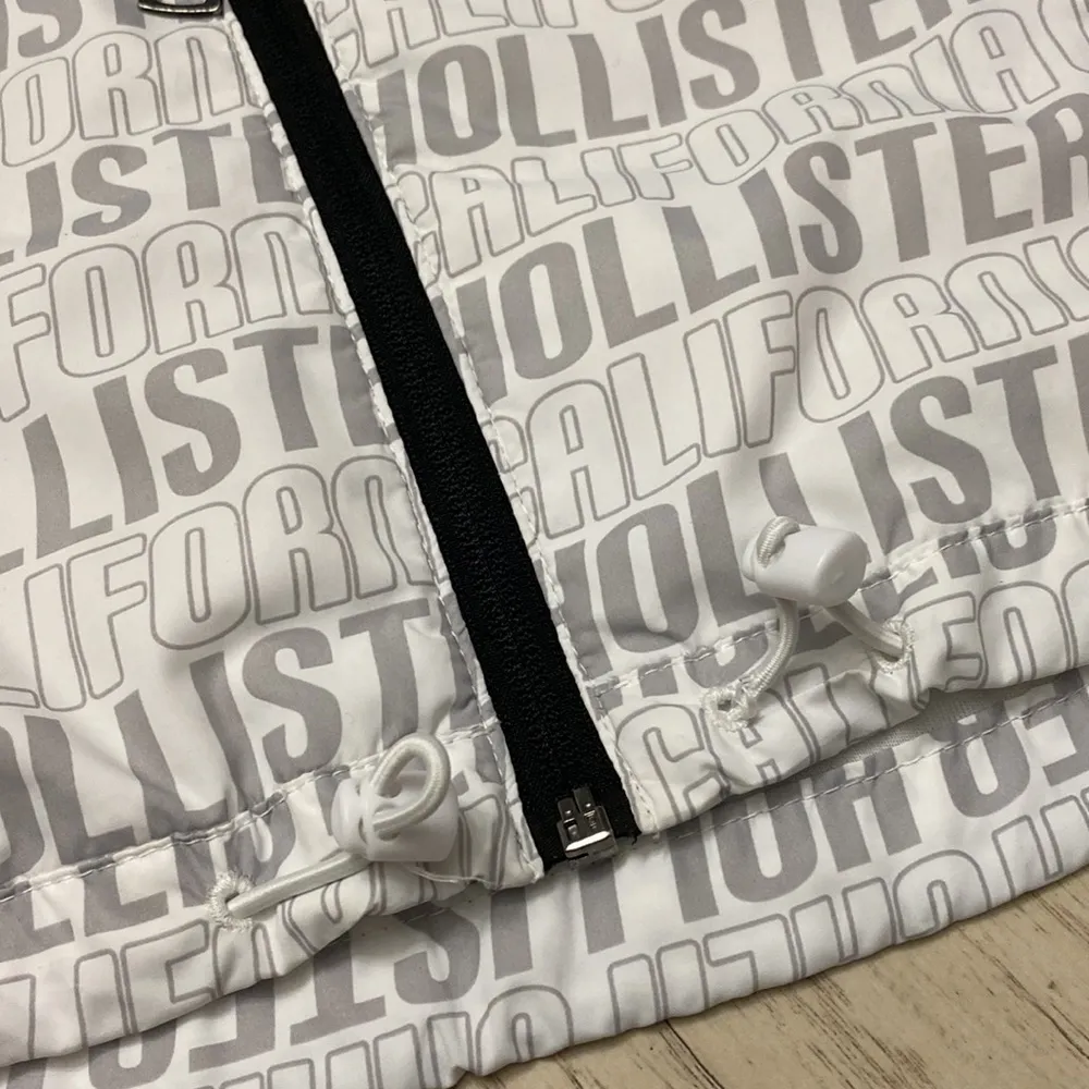 Hollister rain jacket - Image 3