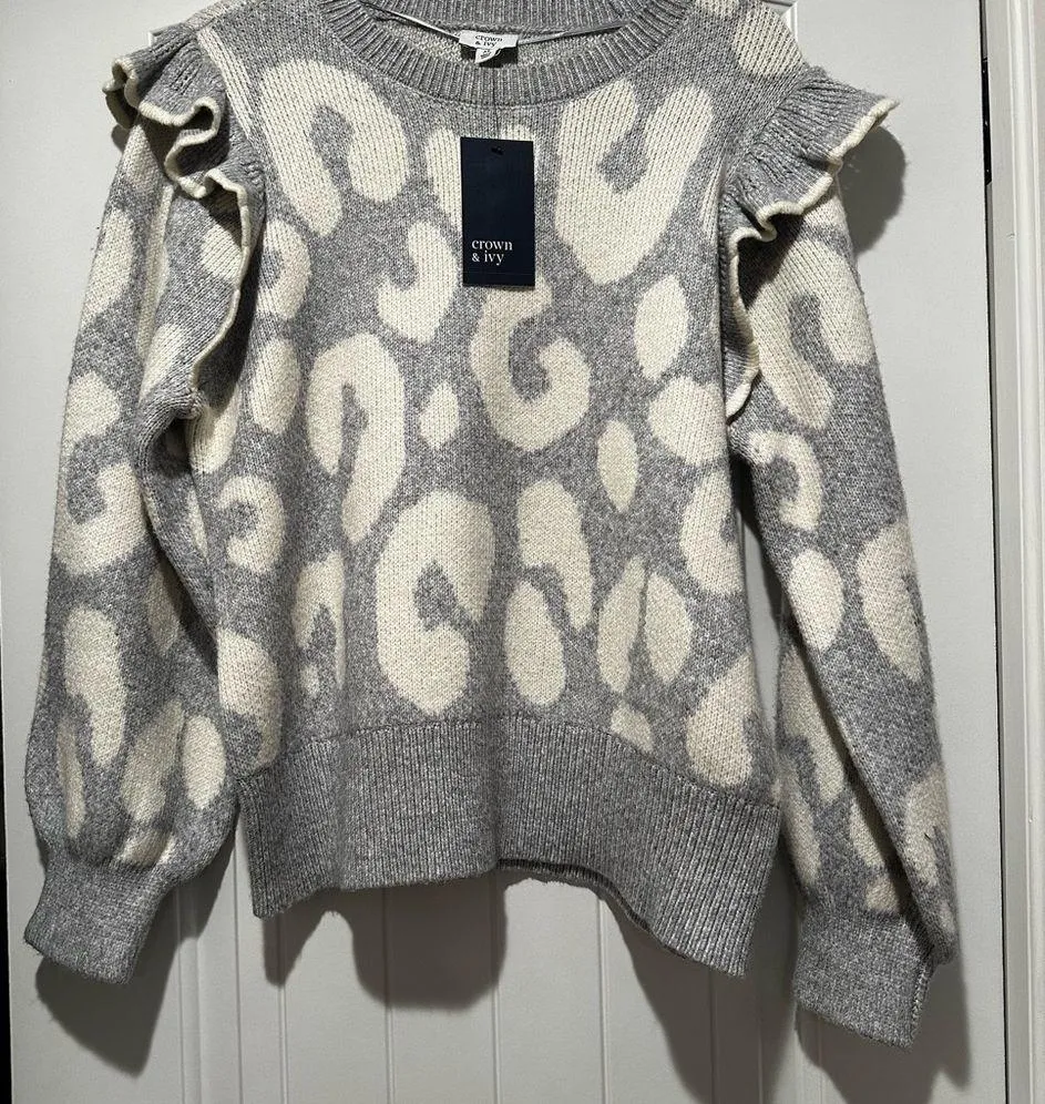 Crown & Ivy Women’s XL Gray and White Animal Print Ruffle Sweater NWT - Image 3