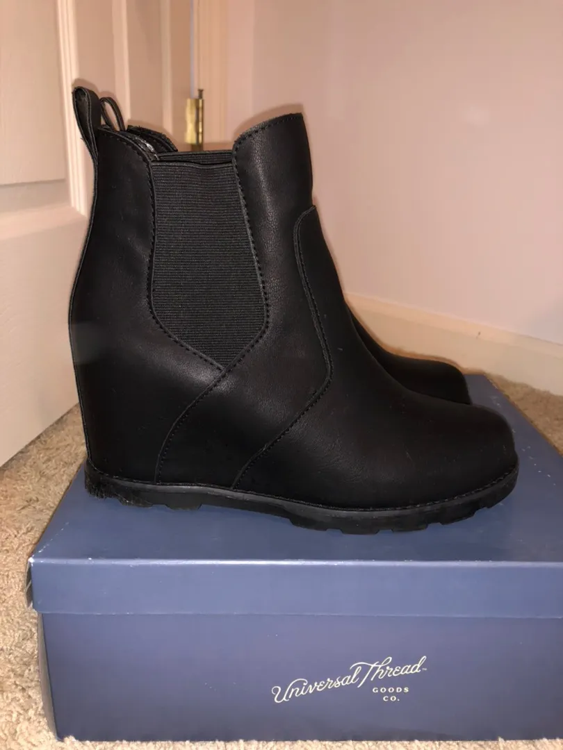 Universal Threads Booties - Image 2