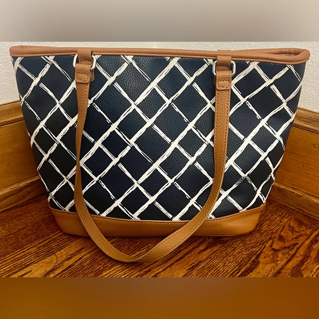 Jewell by Thirty One two tone leather navy and cognac large purse/tote NWOT Blue - Image 3