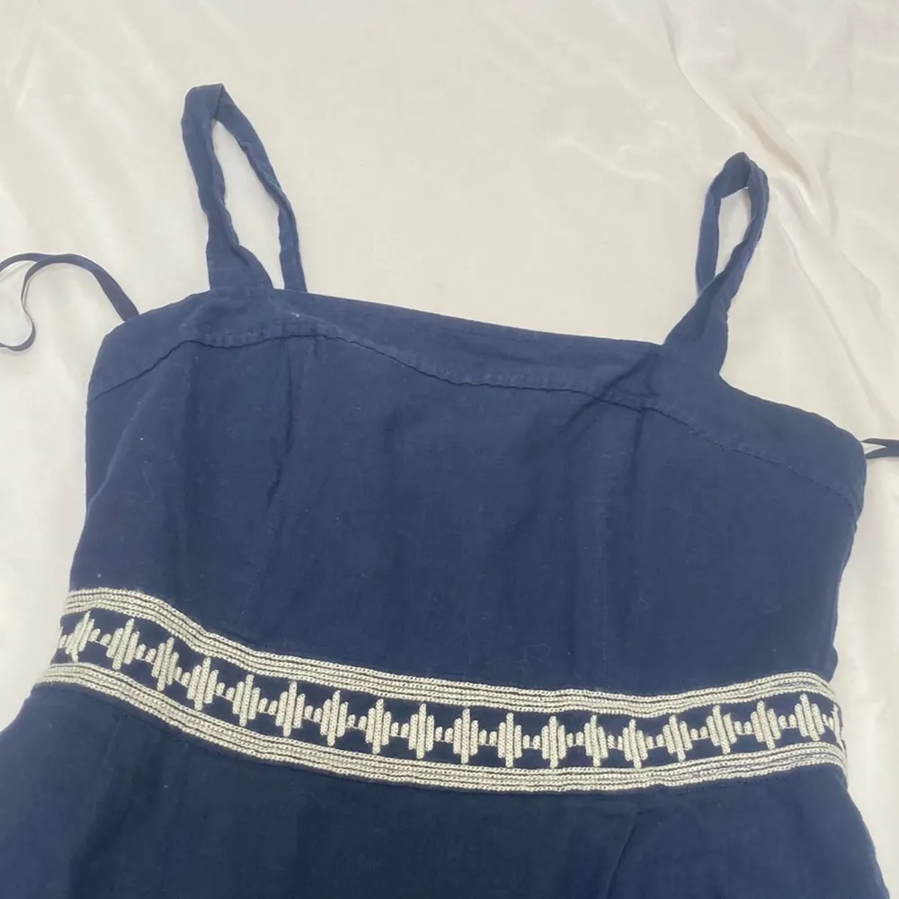 Banana Republic Embroidered A-Line Dress Size 4 - Image 4