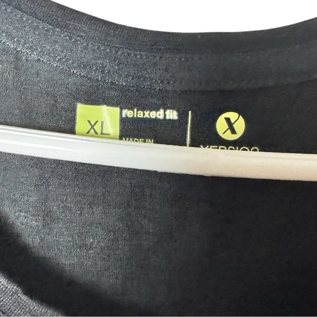 Xersion Relaxed Fit Black and Gold Shine Graphic  Women's Sleeveless Sz XL NWT - Image 3