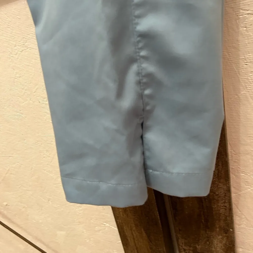 Grey’s Anatomy Mia mid-rise scrub pants in blue - Image 5