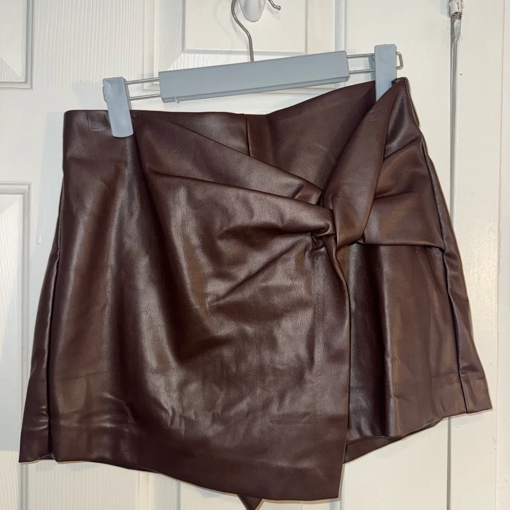 Lulus Lead You Here Chocolate Brown Vegan Leather Twist-front Skort - Size M - Image 4