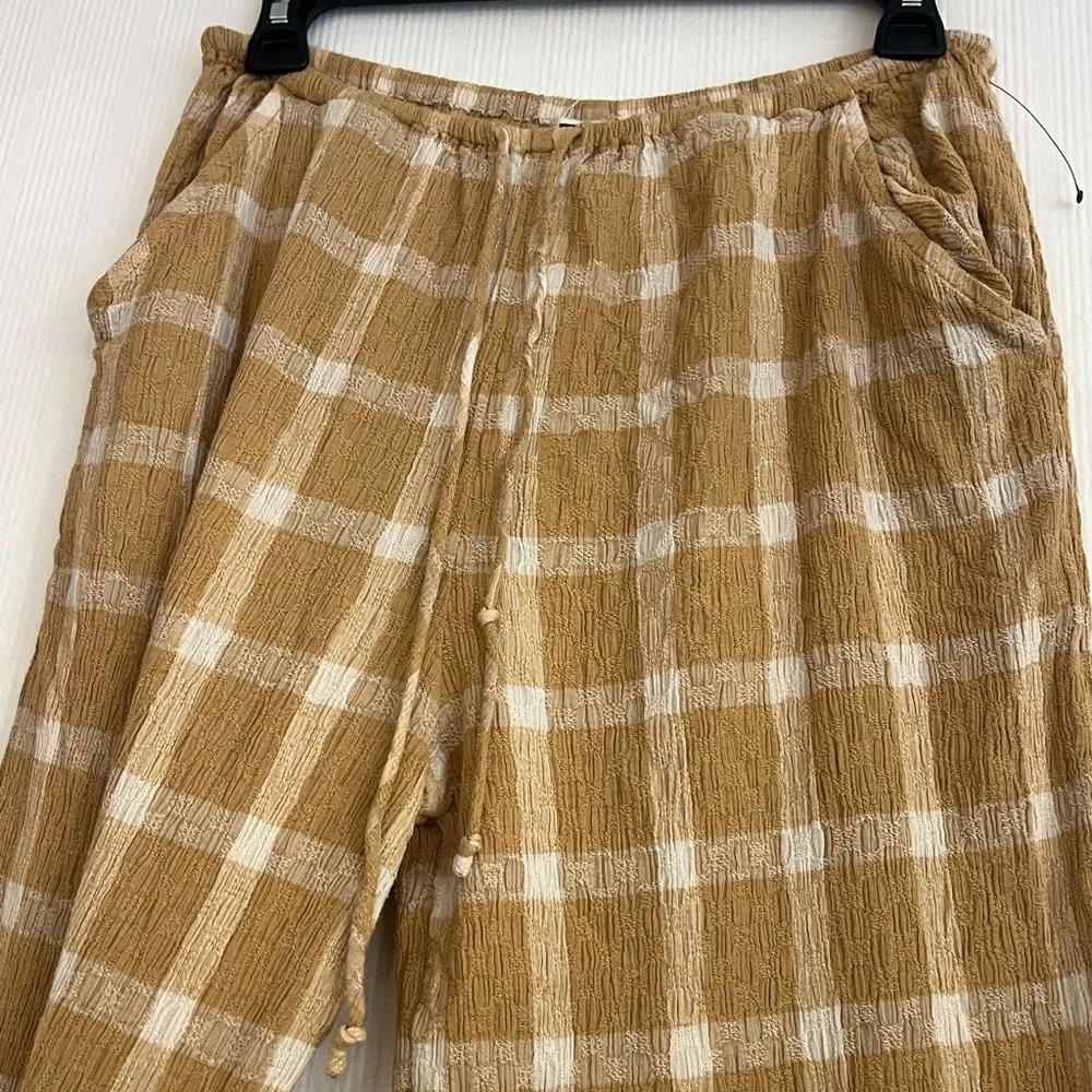 Billabong Tan Plaid Trousers - Image 2
