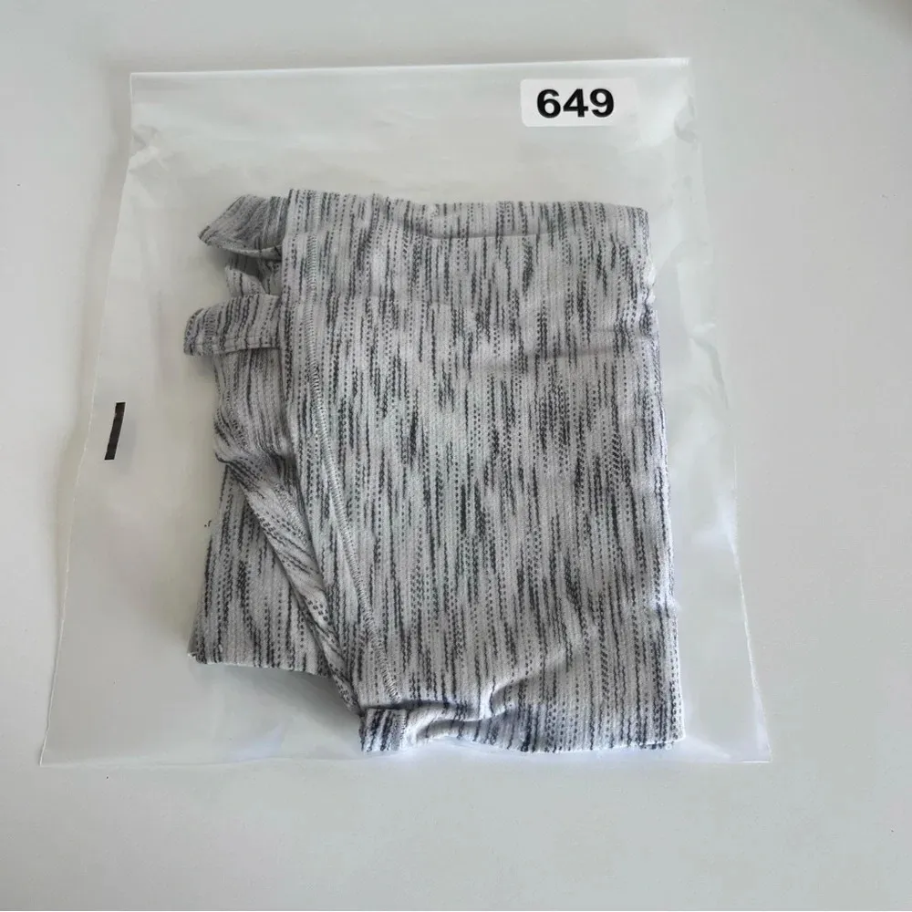 Lululemon Tie It Up Singlet Tiger Space Dye Black White - Image 10