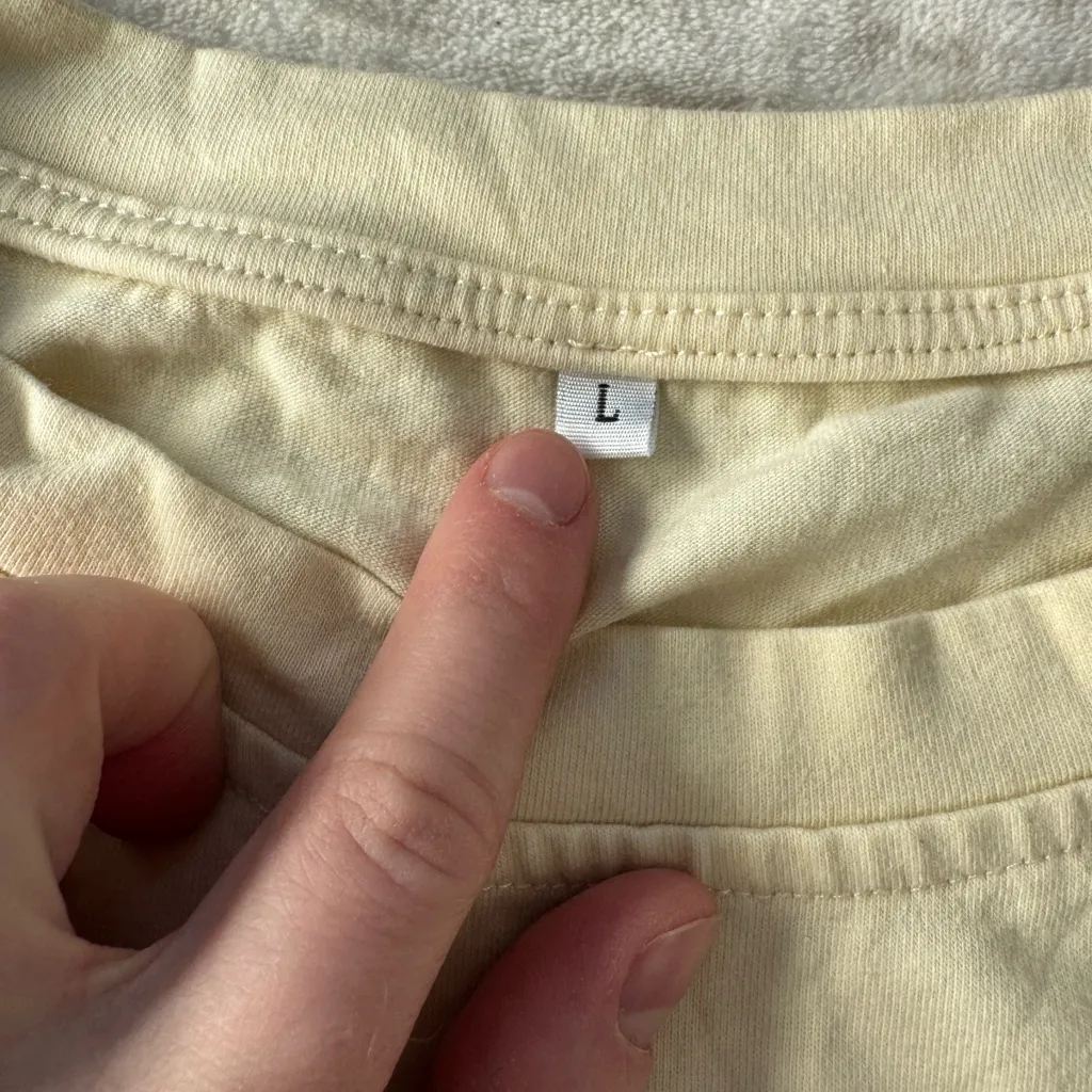 Fall pumpkin womens graphic tee size large - Image 2