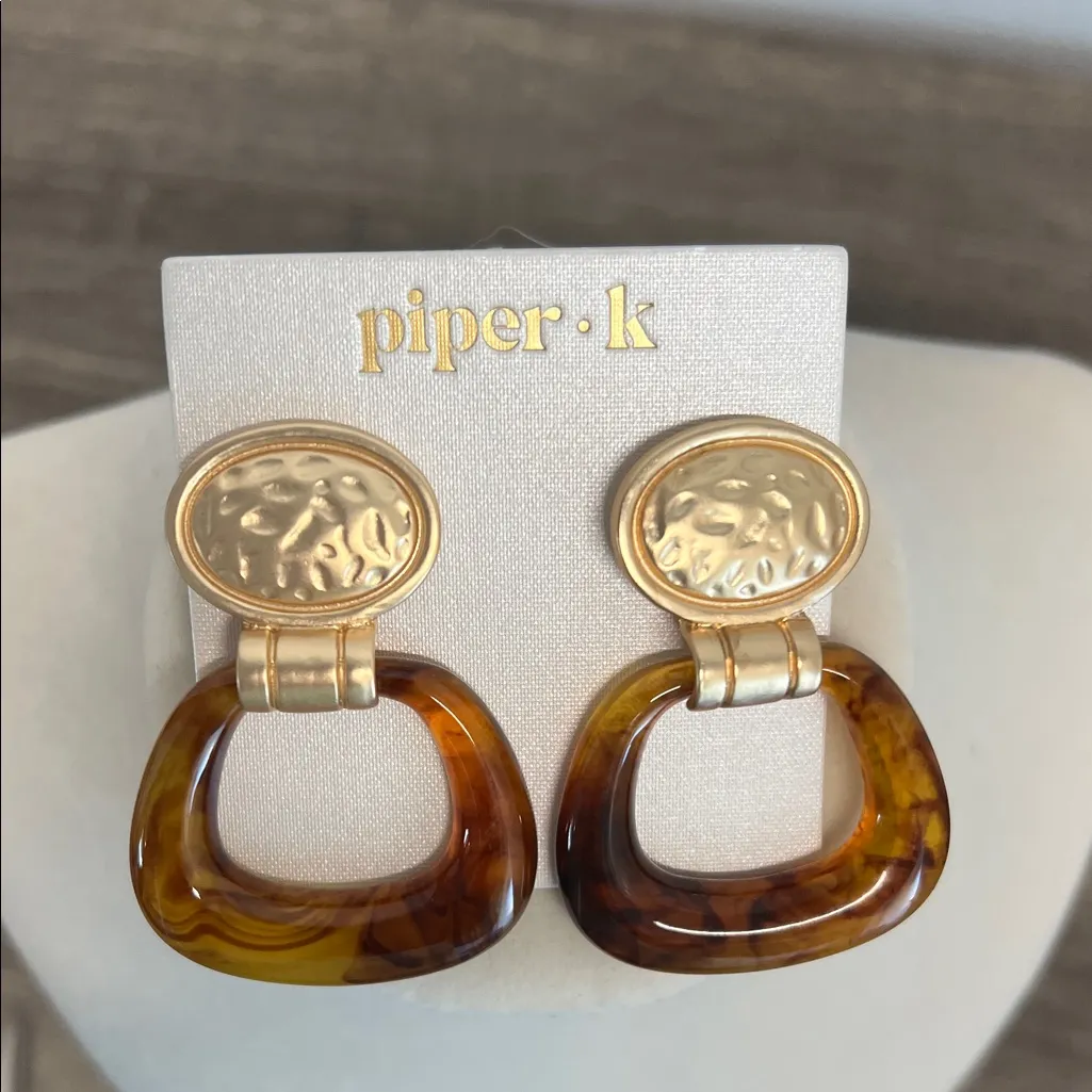Piper  K | Tortoiseshell Earrings - Image 3