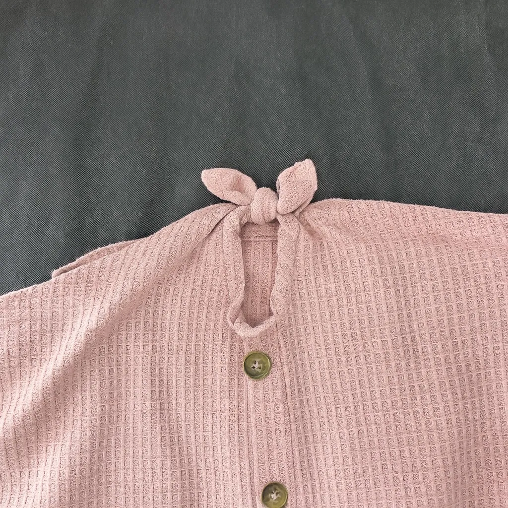 Double Zero Waffle Knit Button Front Tie Hem Top Size Large Excellent Condition - Image 3