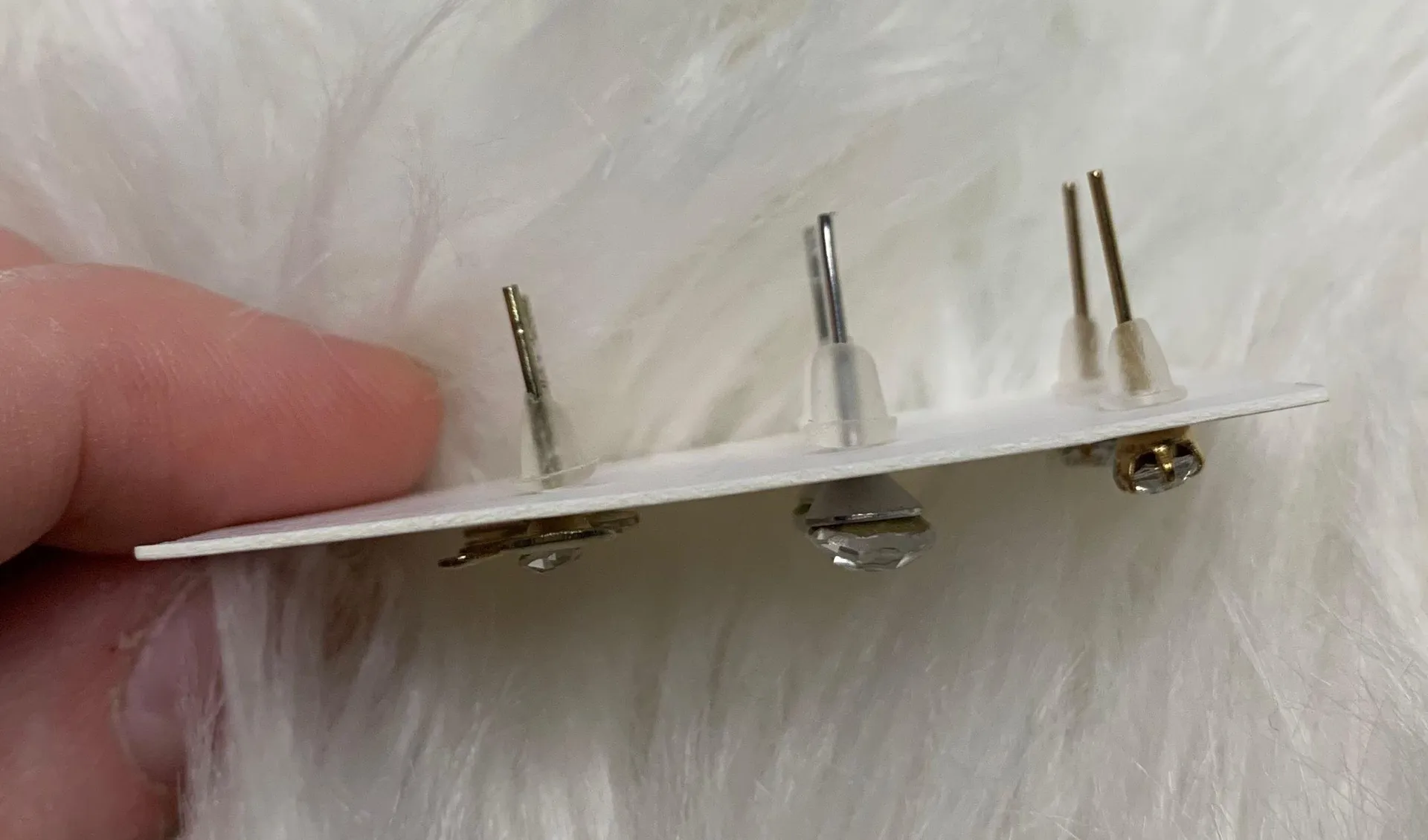 NWOT Gold Stud Faux Diamond/ Bow Earring - Image 5