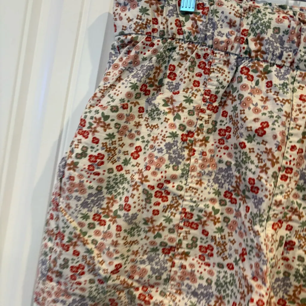 Signature By Levi Strauss Floral Shorts Size XL - Image 3