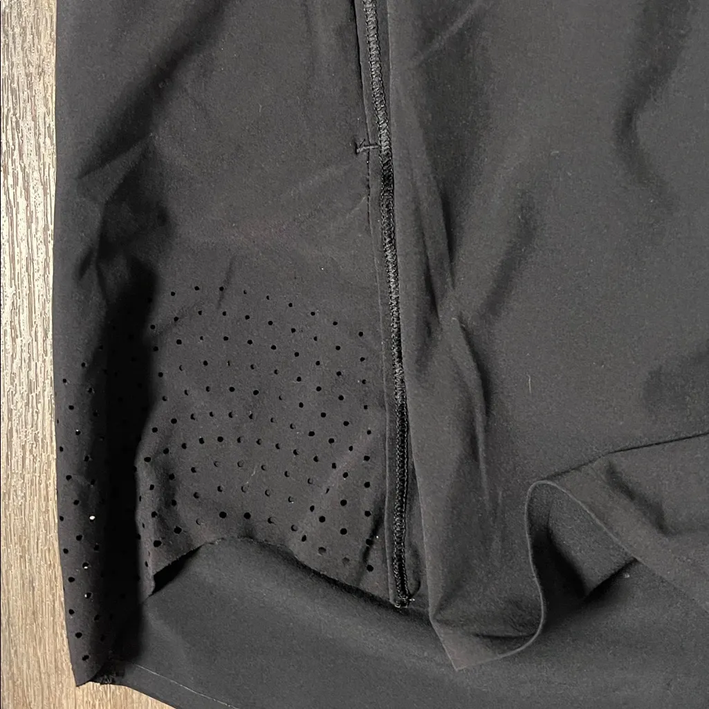 Athleta Hustle 3” Black Lined Athletic Shorts w/Side Zipper Pocket Size Large - Image 9