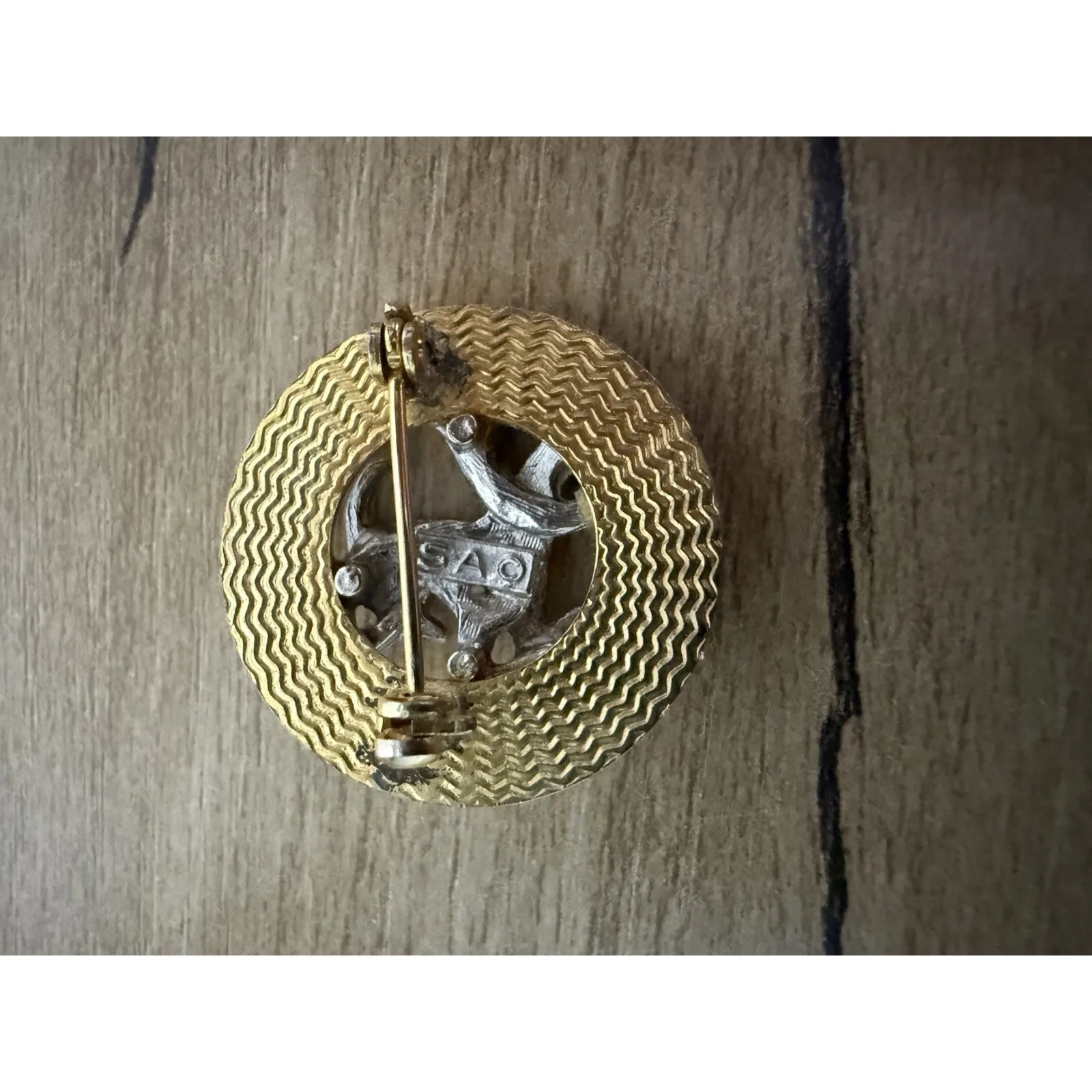 Vintage Signed SAO Avon Zodiac Capricorn Gold Tone‎ Collectible Brooch - Image 3