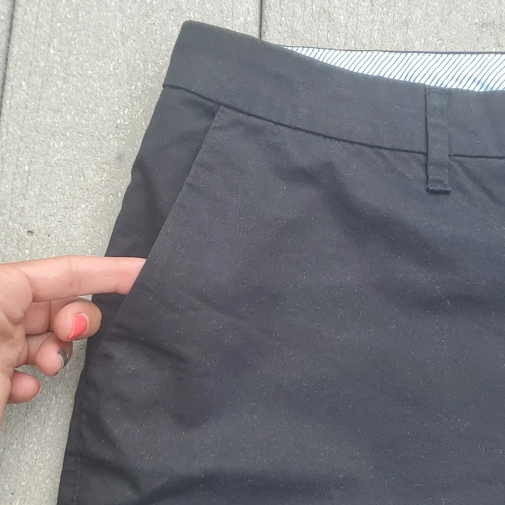 Old Navy Black 7in Chino Everyday Short - Image 2