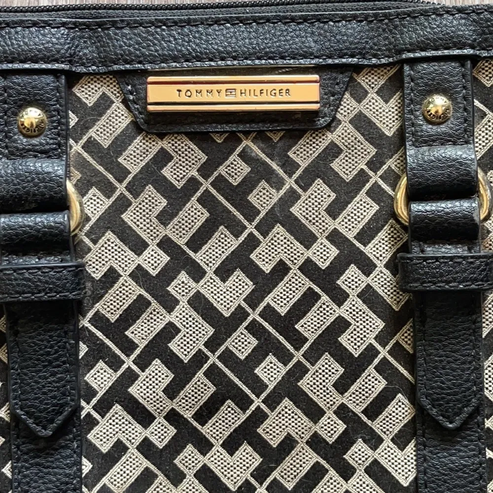 Tommy Hilfiger  Purse - Image 3