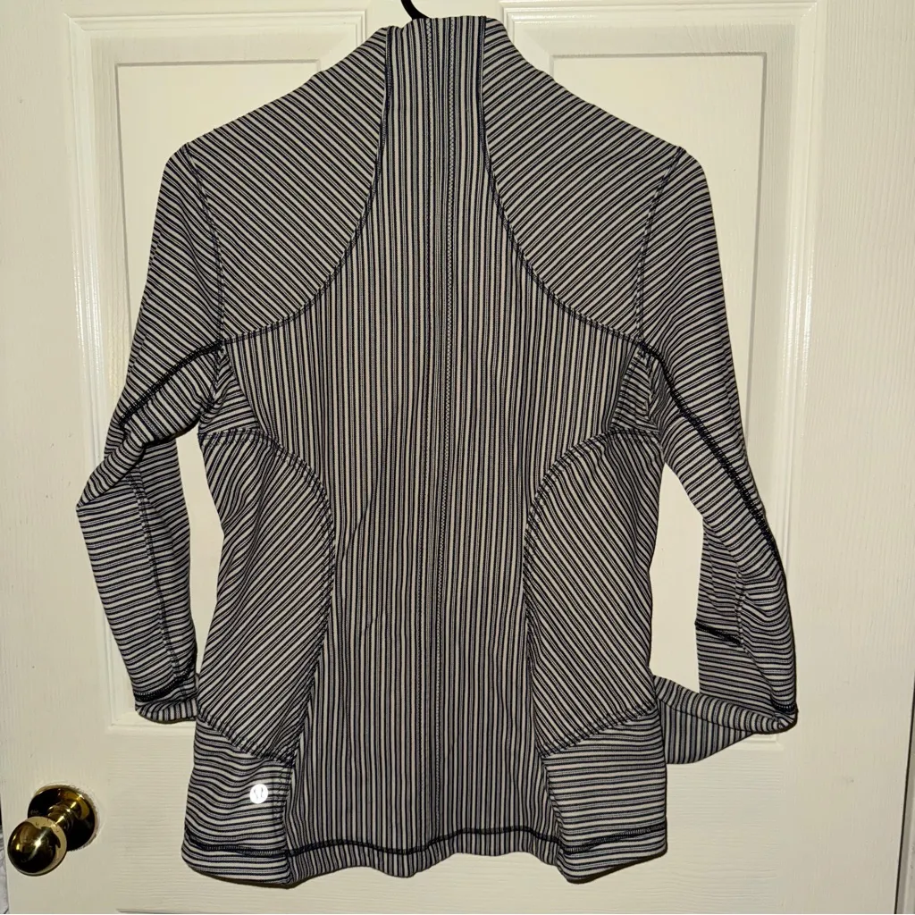 Lululemon Blue Stripe Define Jacket - Rose Gold Edition (Size 8) - Image 6