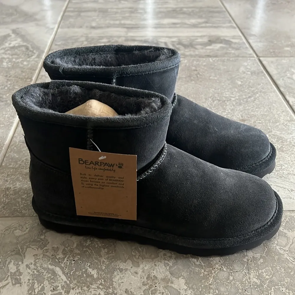 BearPaw Alyssa Suede Ankle Boots in Graphite, NWT, Size 9 - Image 9