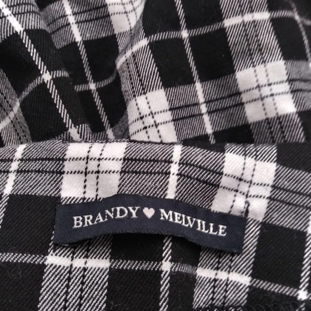 Brandy Melville Black Plaid Slit Hem Mini Skirt XS/Small - Image 4