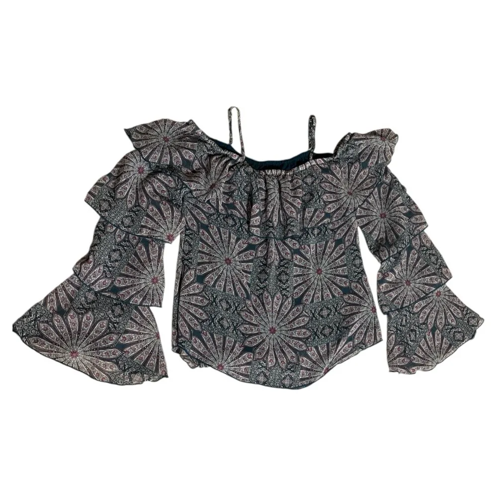 Ella Moss Gray and Blue Ruffled 3/4 Sleeve Blouse - Image 3