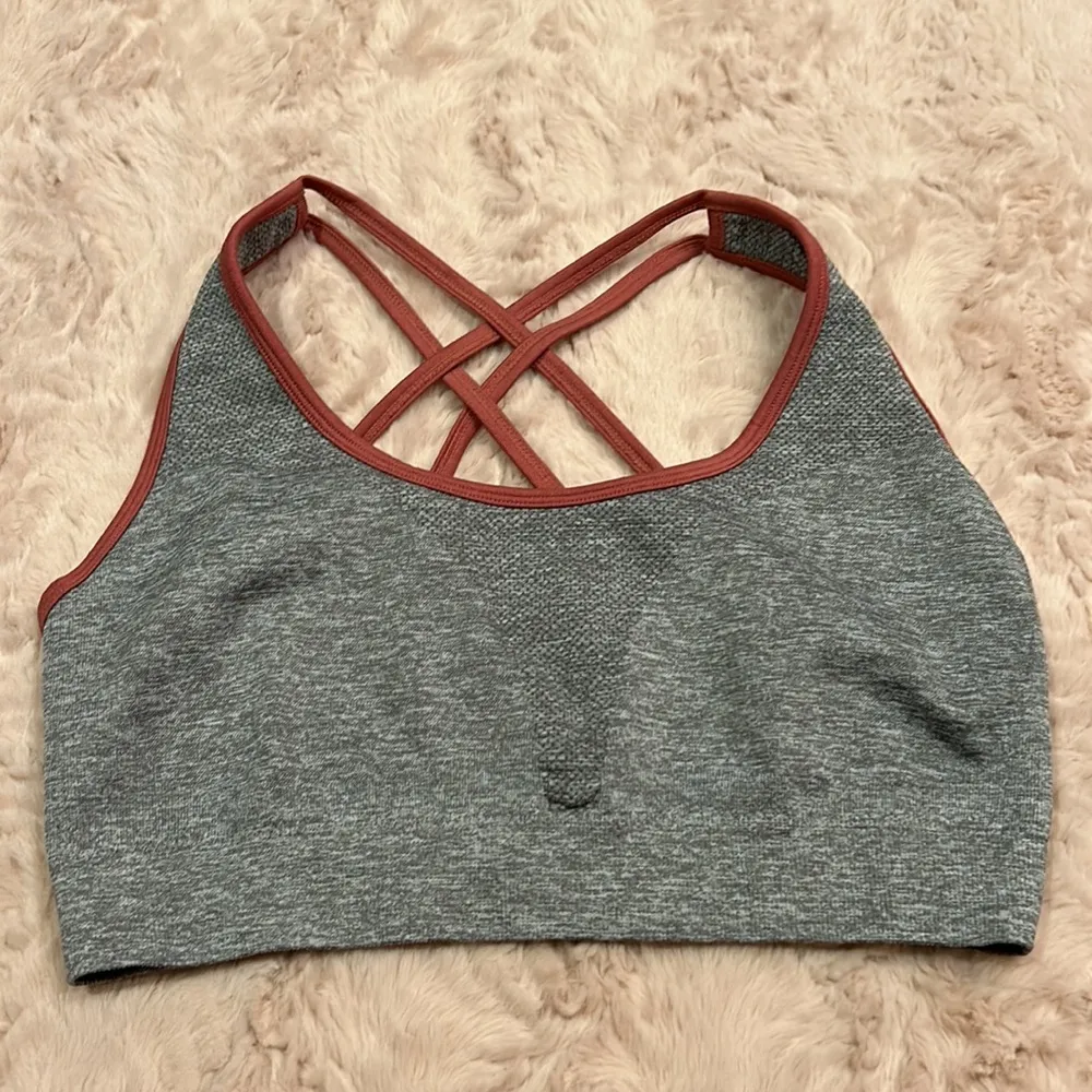 Size L bundle of women’s activewear - Image 10