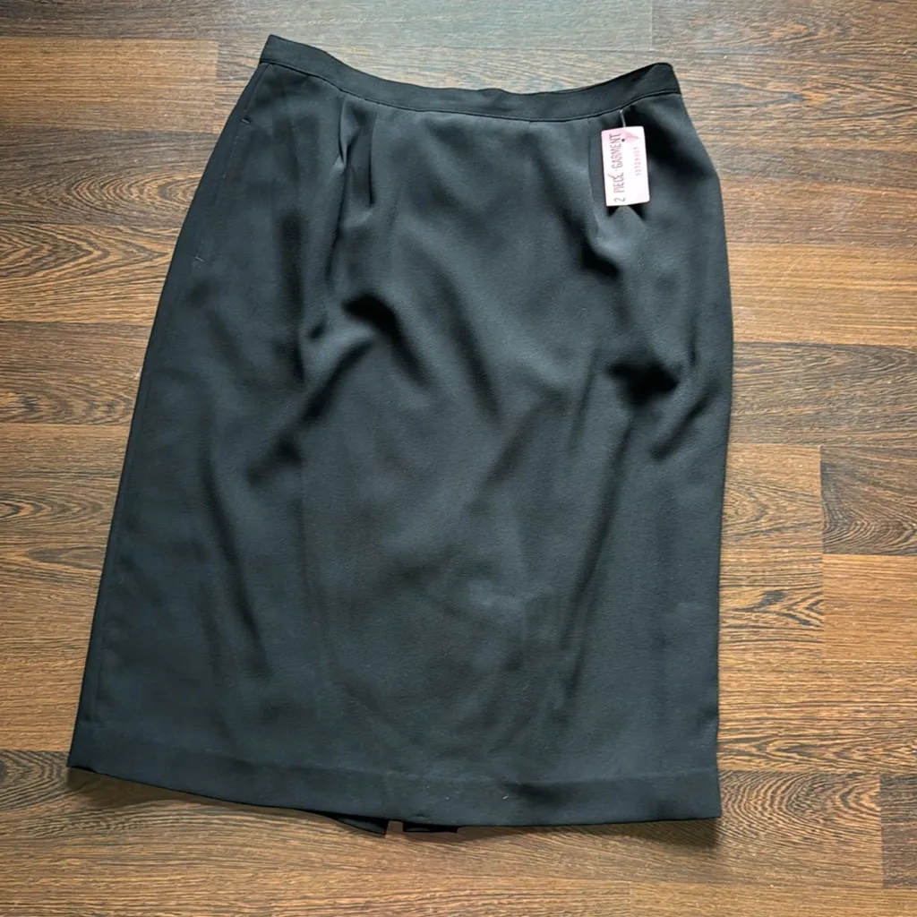 Le Suit Vintage Blazer & Skirt Set Tan & Black 16 - Image 10