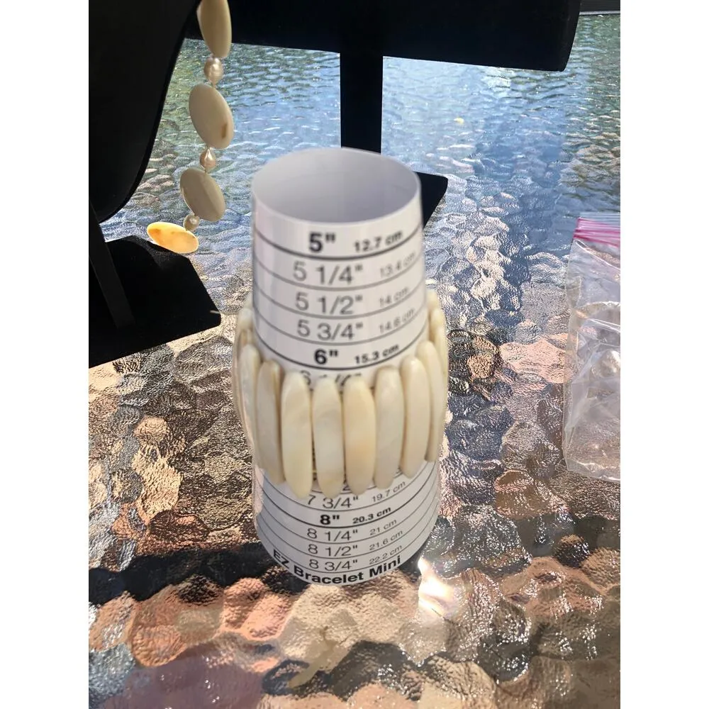 Vintage Mother of Pearl Necklace and Bracelet White - Image 6