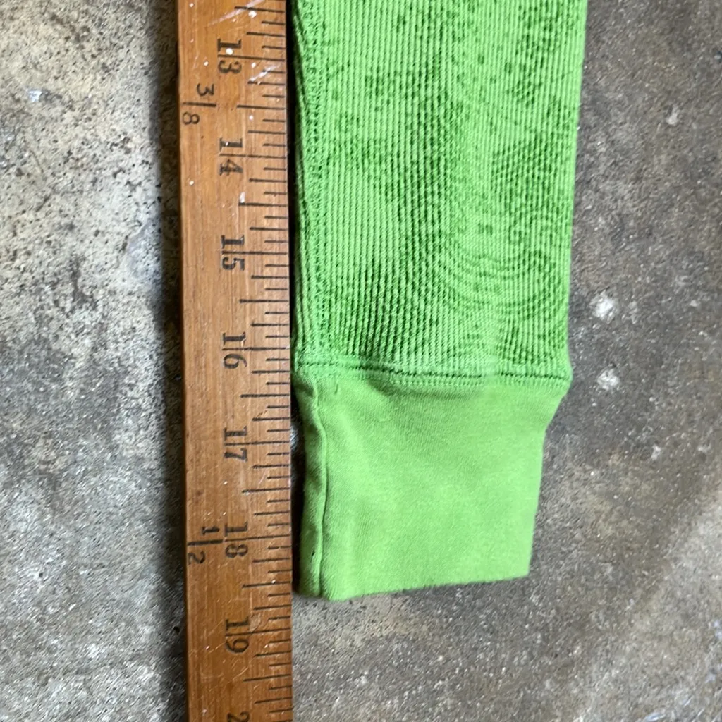 Nike ACG Green Thermal Shirt
Size: S/M Size undefined - Image 7