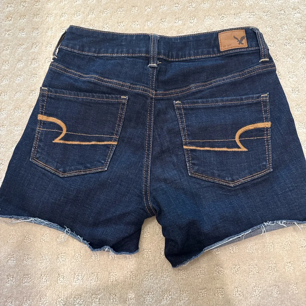 American Eagle Outfitters Dark Wash Denim Jean Shorts Size 4 Distressed Cutoff - Image 4