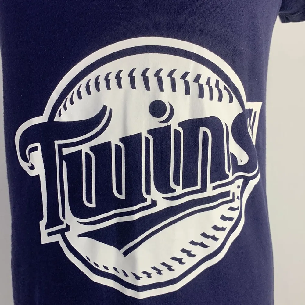 PINK VS With 5th & Ocean Minnesota Twins Navy Blue V-neck Tee Size Large - Image 3