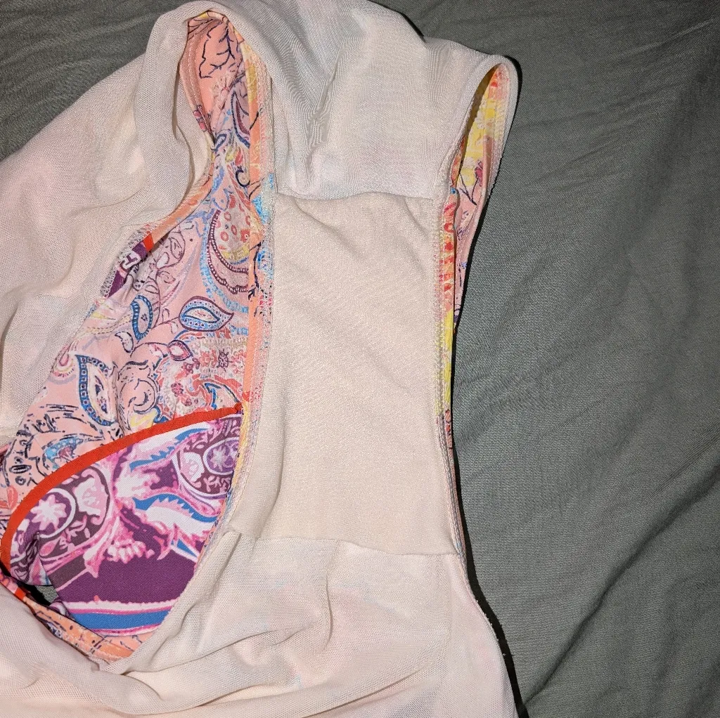 Sundance Paisley Print Two Tone One Piece Swimsuit Women's Medium Purple/Yellow - Image 4