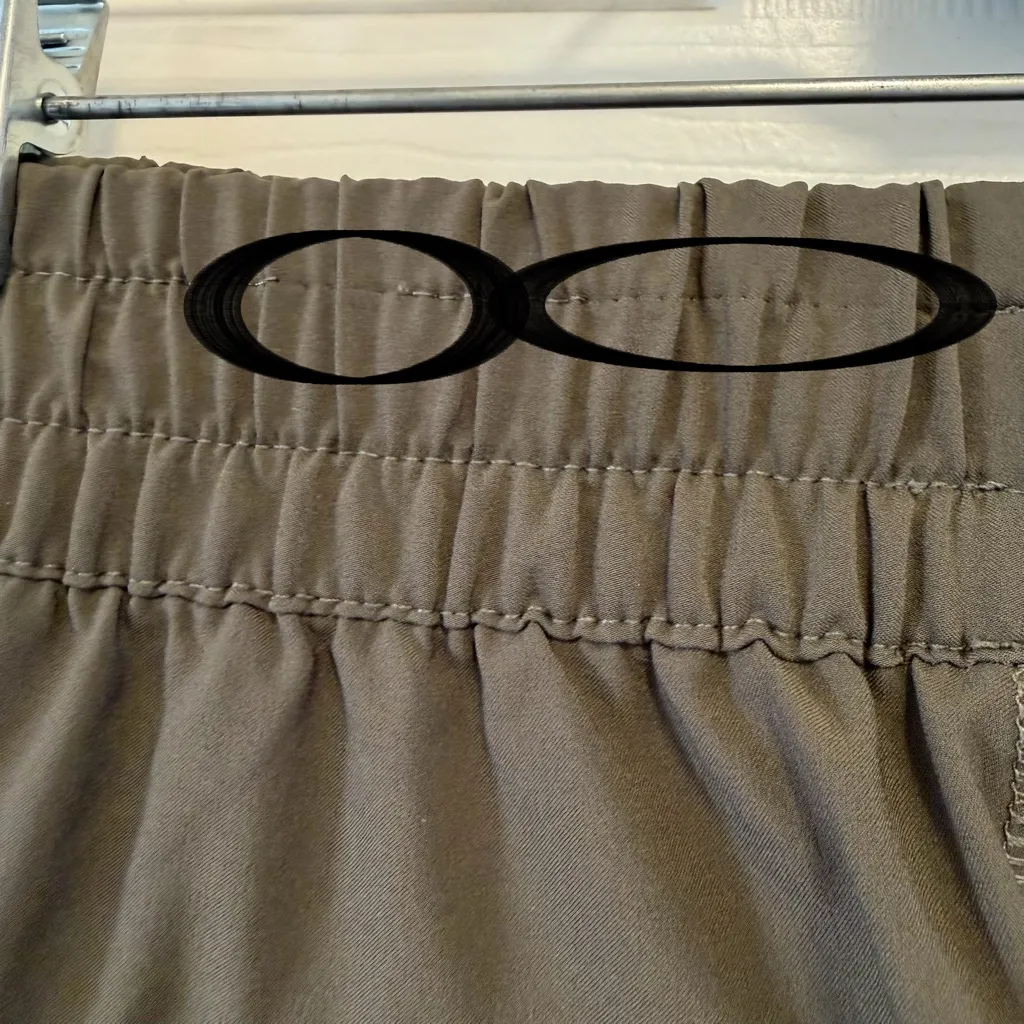 Vuori Dash Shorts Olive Green Women’s Activewear Size Medium - Image 7