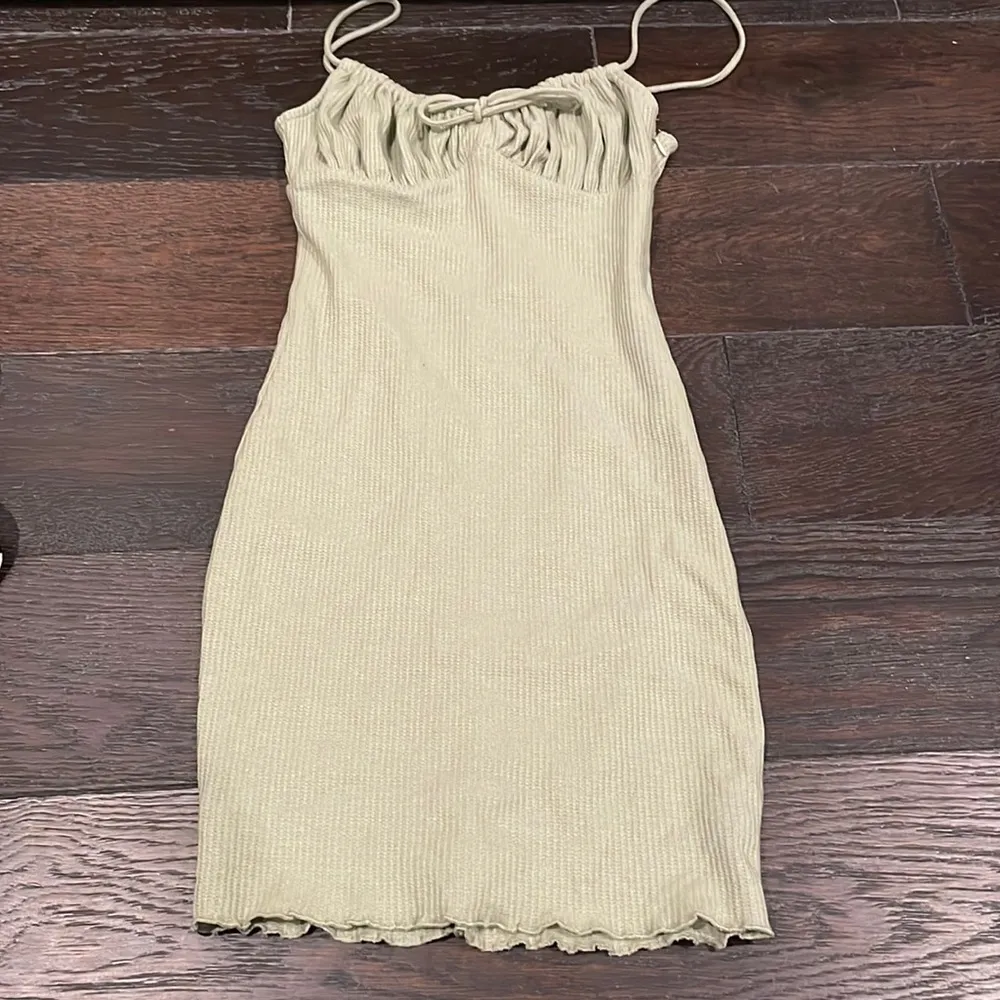 NWT princess Polly sage green slow dancing mini dress ruched bust dress us 2 - Image 2