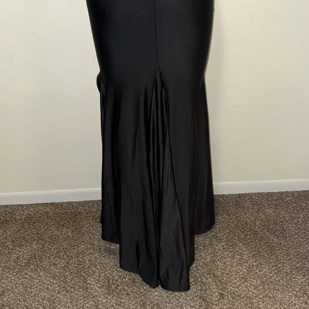 Evening gown woman size Medium size 6 black bottom gold tan shimmery top - Image 9