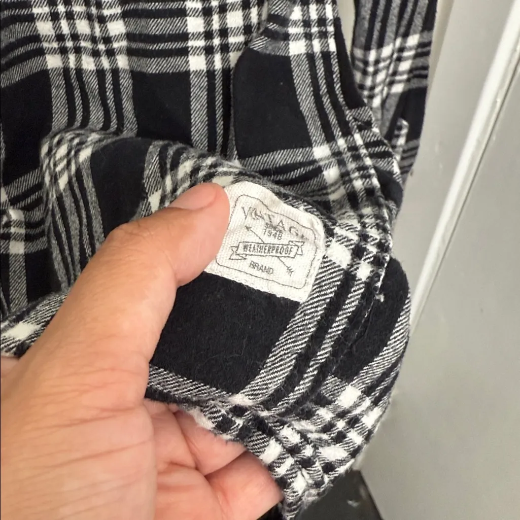 Weatherproof Black and White Checkered Shirt size large women’s - Image 4