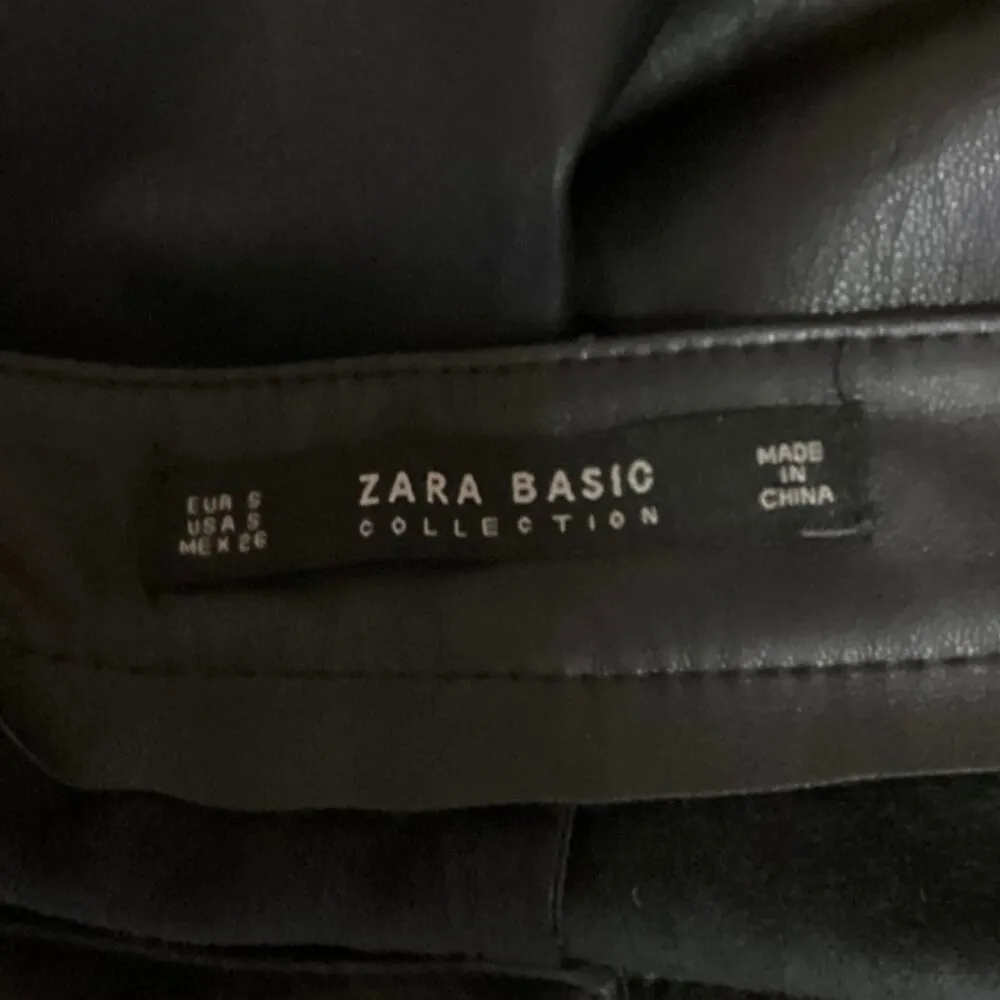 ZARA Women's Black Faux Leather Button Up Flared Calf Length A-Line Skirt Size S - Image 4