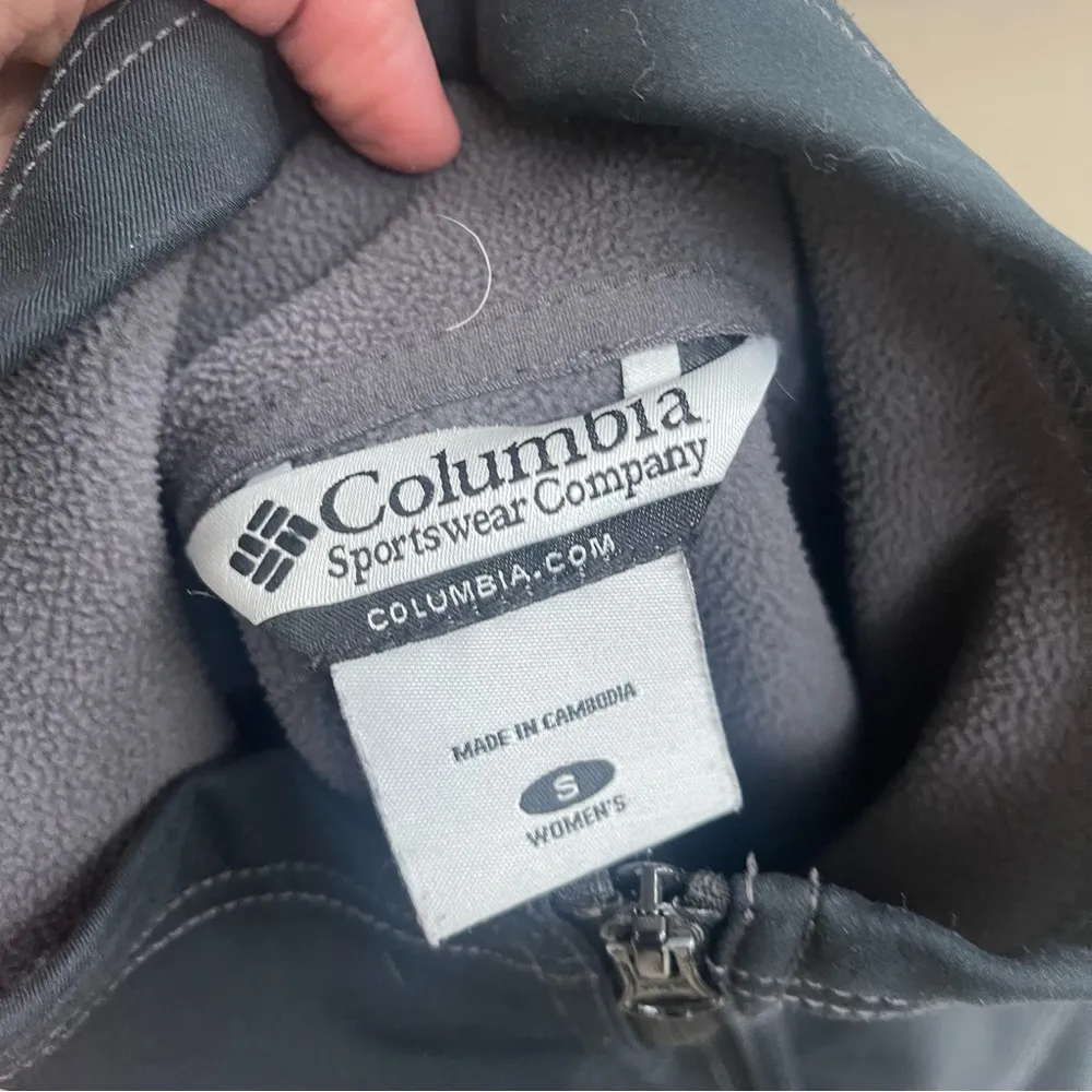 Columbia Jacket Women small soft shell
Polyester Black Full Zip
See all
Approx m - Image 5