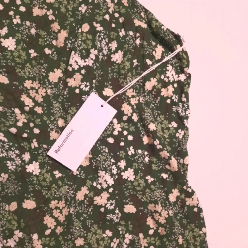 Reformation Top Women's Plus Size 24 Green Floral Sleeveless Blouse Casual - Image 5