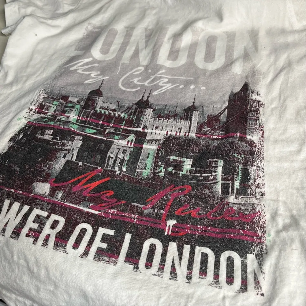 LONDON White T Shirt Tower of London Short Sleeve Cotton Womens Size Medium - Image 7