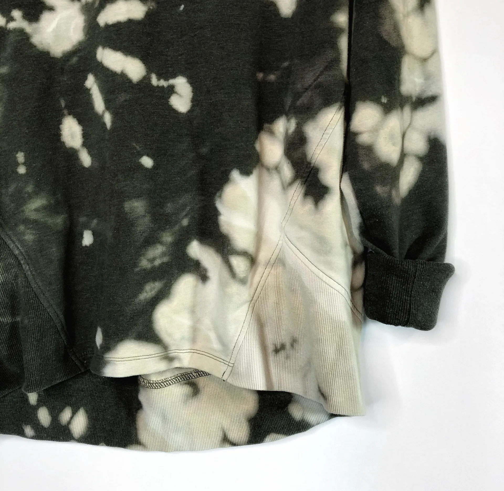 All In Motion Tie-Dye Cropped Pullover Athletic Sweater - Image 3