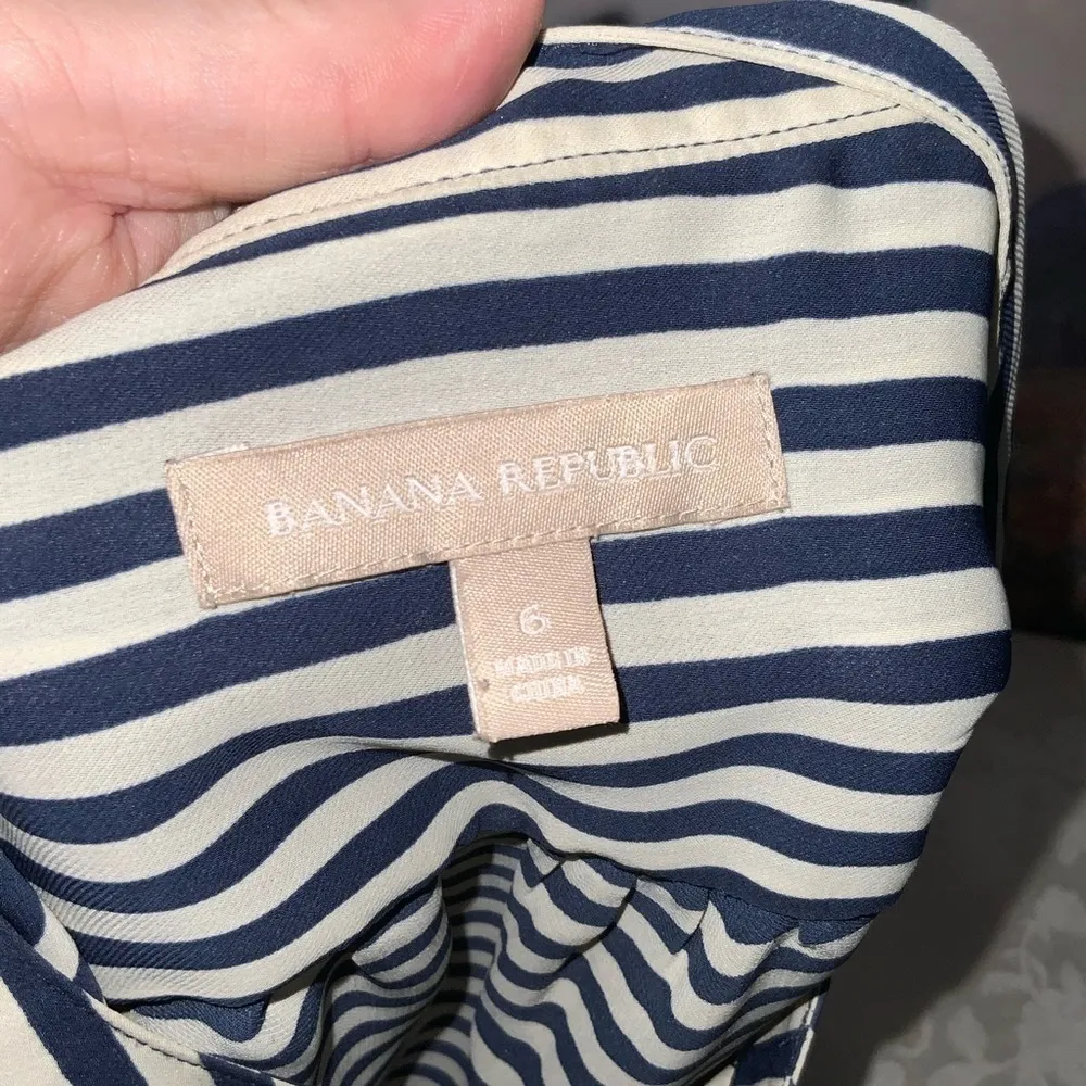 Banana Republic Navy Blue & Light Tan Striped Sleeveless 1/2 Snap Size 6 - Image 11