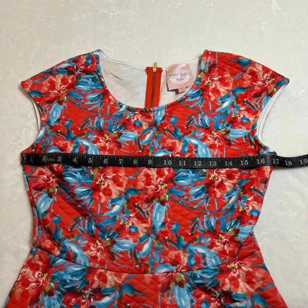Romeo & Juliet Couture Crewneck Tropical Print Quilted Scuba Mini Dress Size Med - Image 7