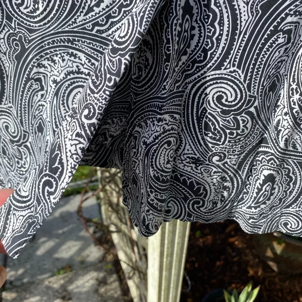 Jones New York Sport Paisley Print Black Skort 6 - Image 4