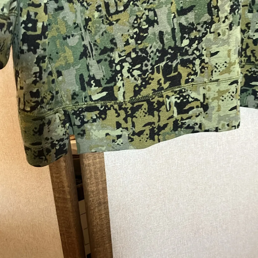 FINAL MARKDOWN Westbound Green Camouflage pullover xl - Image 3