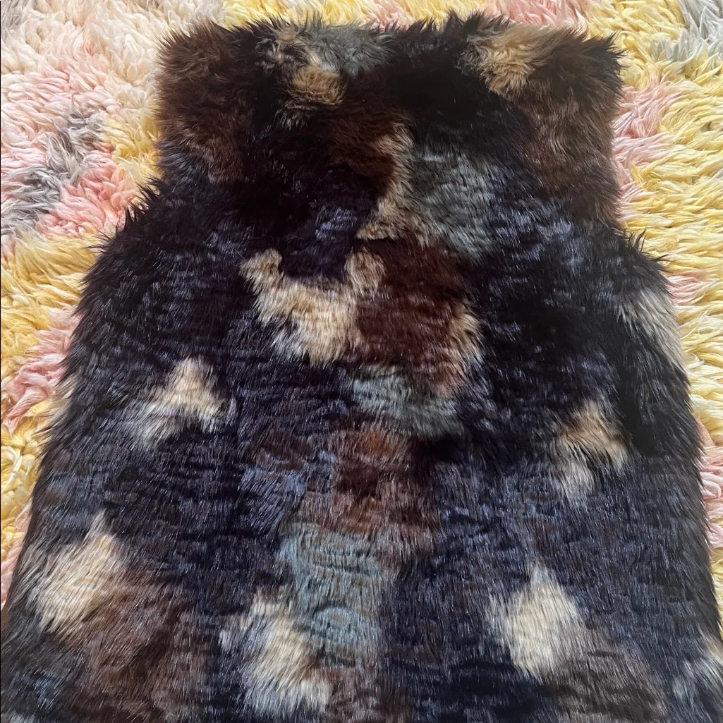 Bernardo Women's Faux Fur Patchwork Vest - Image 5