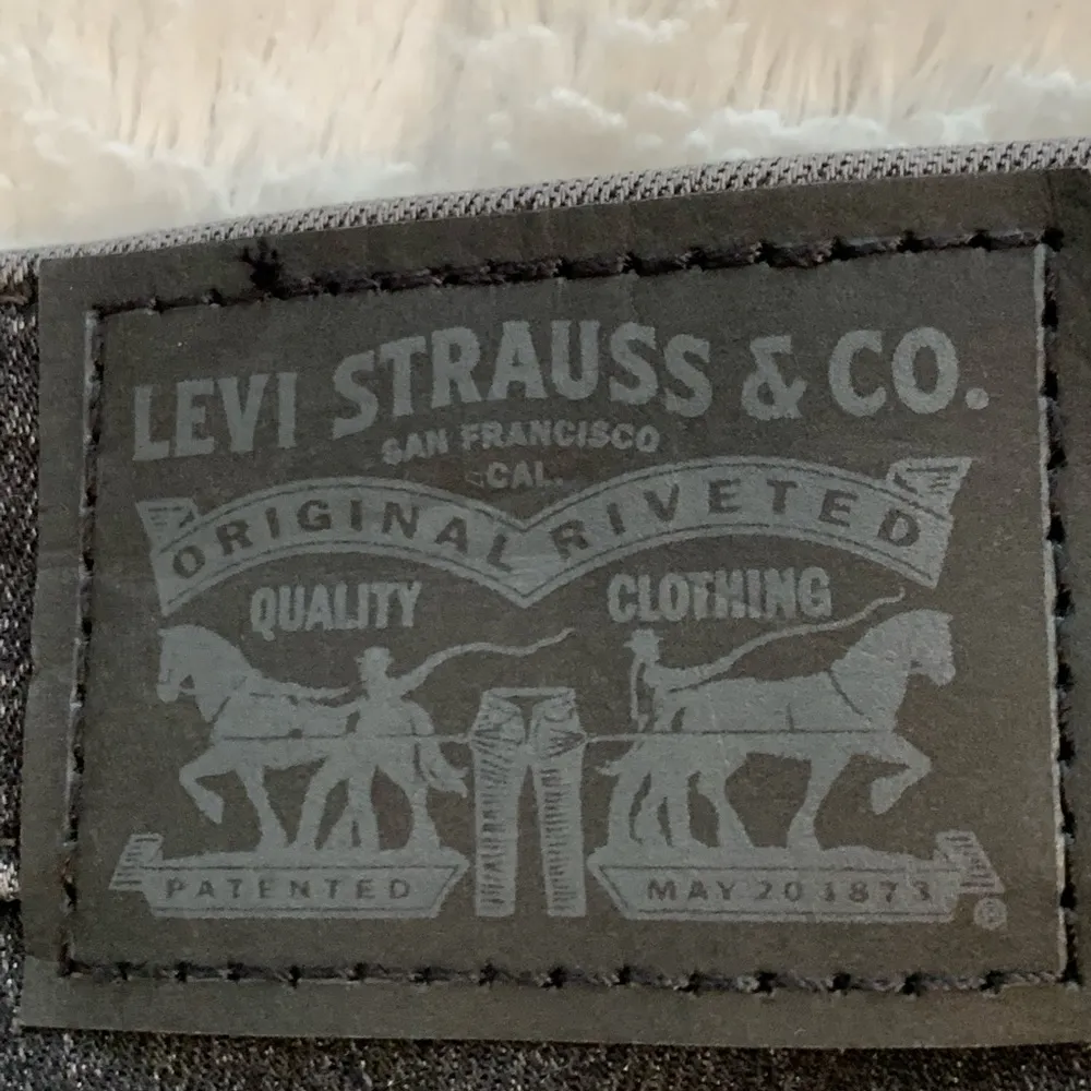 Levi’s 711 Skinny Ankle Jeans - Image 7