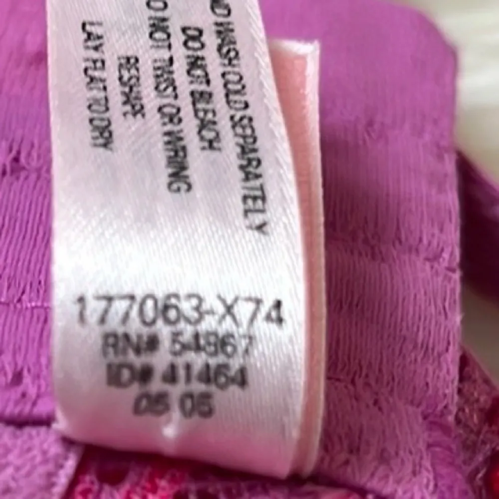 Victoria’s Secret Y2K Lace Bra - Image 6