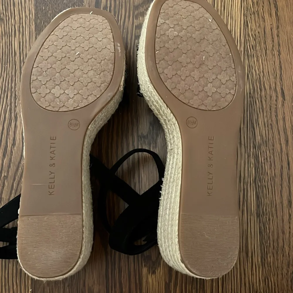 Kelly & Katie Faydrena Espadrille Wedge Sandal in black - Image 3